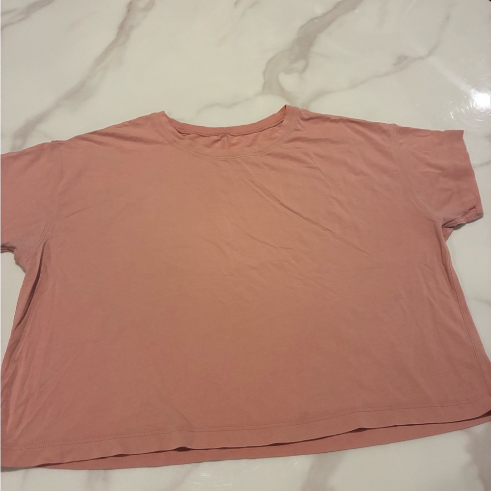 Lululemon Cate t- shirt size 8 great pre owned condition
